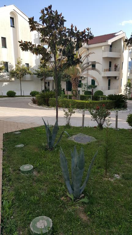 Roman Gardens Studio Apartment Risan Exteriér fotografie