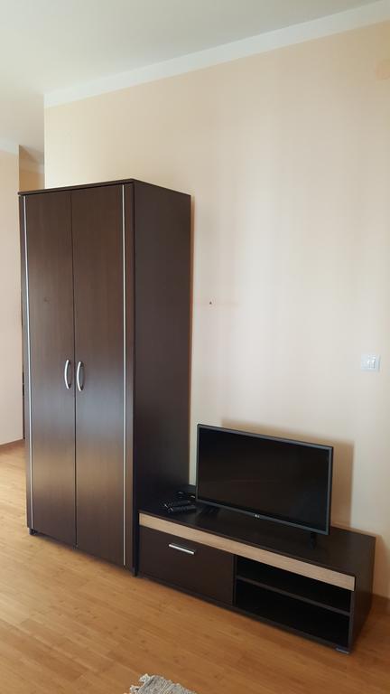 Roman Gardens Studio Apartment Risan Exteriér fotografie