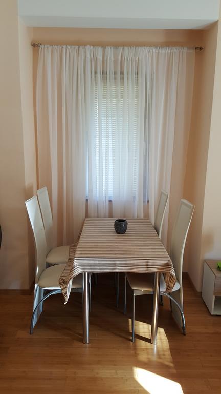 Roman Gardens Studio Apartment Risan Exteriér fotografie
