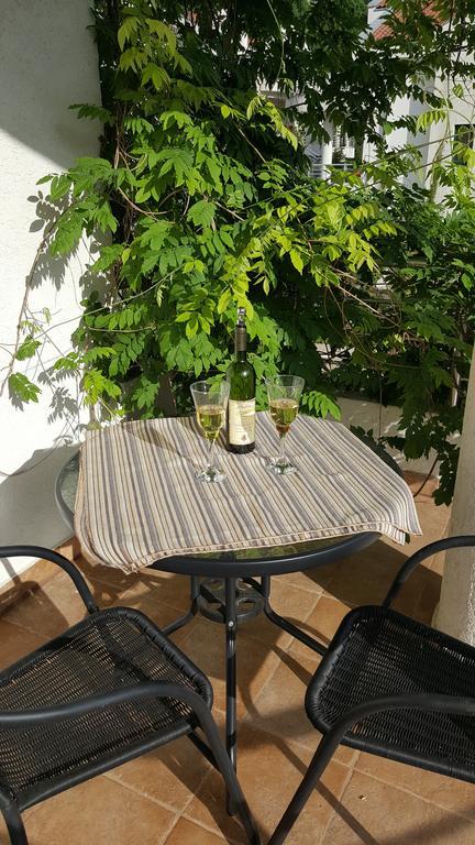 Roman Gardens Studio Apartment Risan Exteriér fotografie